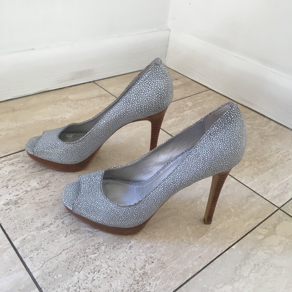 CK pebbled grey peep-toe pumps, Sz 5.5. Great style!!